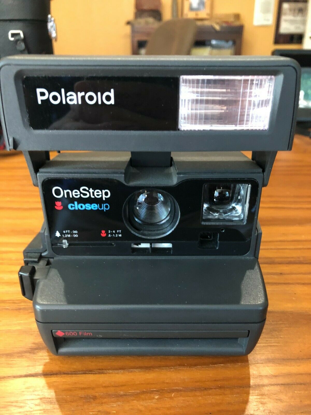 Polaroid Onestep Closeup 600 Film Camera